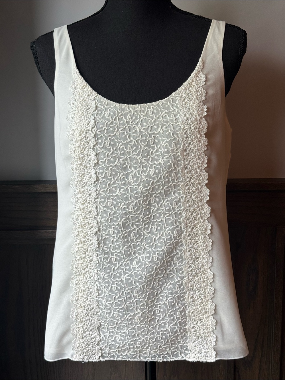 Ann Taylor Loft Ivory Lace-Front Sleeveless Tank Top small Euc